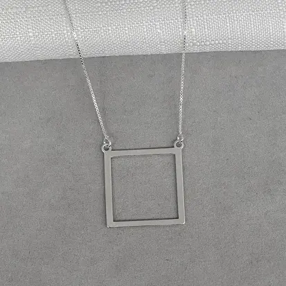 GARGANTILHA GEOMÉTRICA QUADRADO